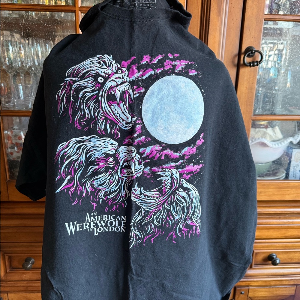 Loot Crate American Werewolf in London Graphic Tee